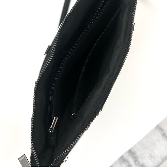 Keffiyeh Shoulder/Crossbody Bag with Adjustable Strap • Free Palestine - Picture 4 of 8